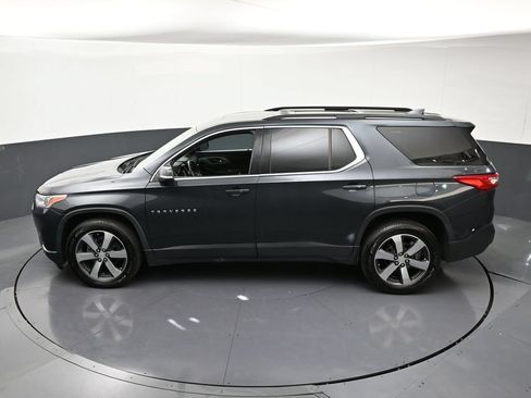 Used 2021 Chevrolet Traverse LT w/ LT Premium Package AWD/4WD image 17