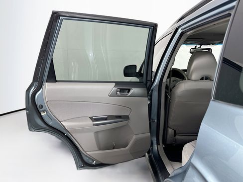 Used 2013 Subaru Forester 2.5X Premium w/ Popular Pkg 2 image 25