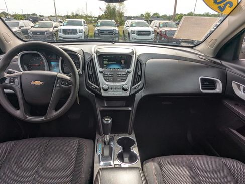 Used 2017 Chevrolet Equinox LS AWD/4WD image 12