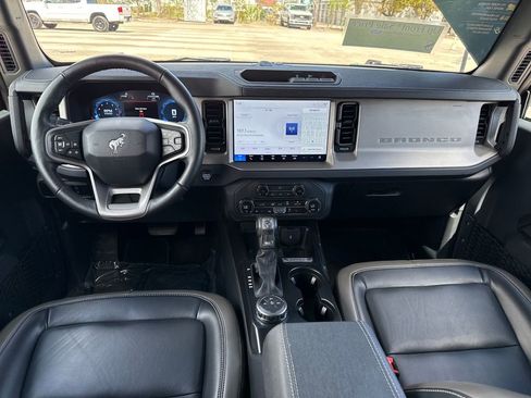 Used 2025 Ford Bronco Outer Banks image 6