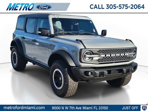 Used 2022 Ford Bronco Badlands image 1