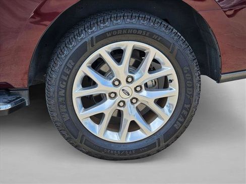 Used 2020 Ford Expedition XLT w/ Equipment Group 202A RWD image 21