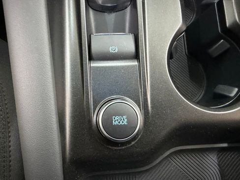 Used 2025 Ford Explorer Active image 31