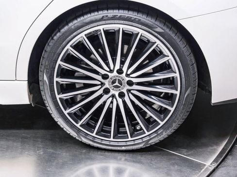 Used 2023 Mercedes-Benz C 300 Sedan image 9