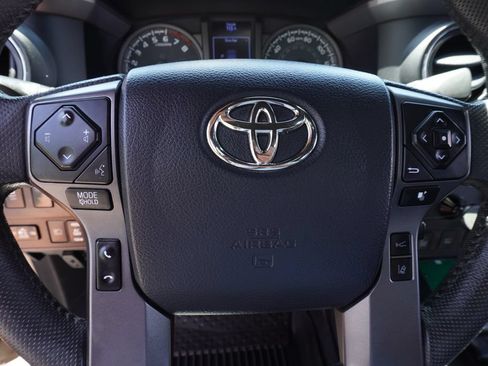 Used 2020 Toyota Tacoma TRD Off-Road w/ Technology Package RWD image 19