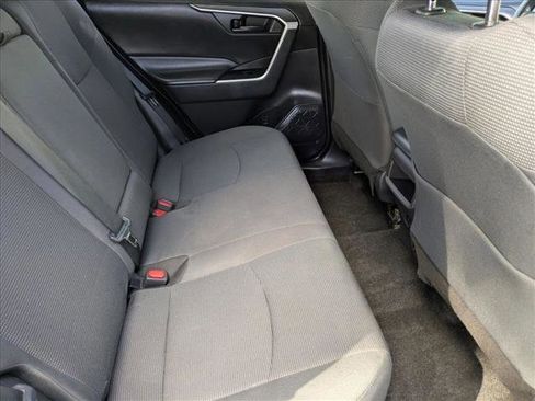 Used 2021 Toyota RAV4 LE FWD image 18