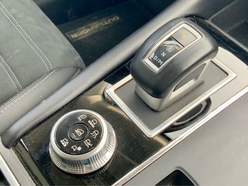 Used 2024 Mitsubishi Outlander SE image 47