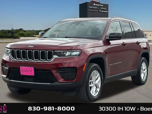 Used 2023 Jeep Grand Cherokee Laredo AWD/4WD image 3