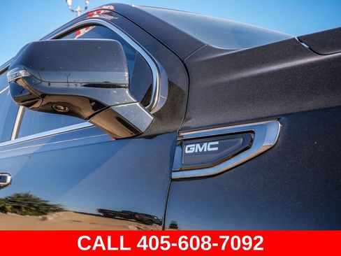 Used 2023 GMC Yukon Denali Ultimate AWD/4WD image 11