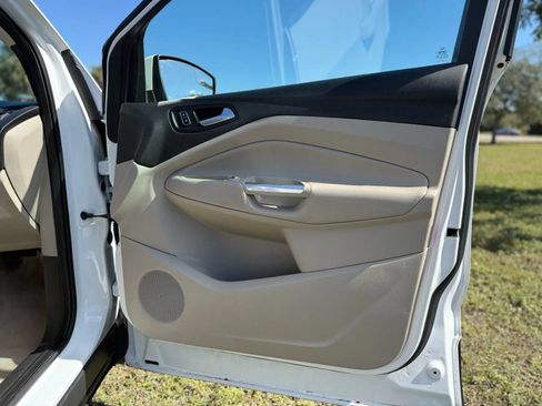 Used 2015 Ford Escape SE FWD image 11