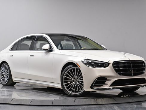 Used 2023 Mercedes-Benz S 580 4MATIC Sedan w/ AMG Line image 60