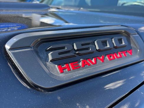 Used 2019 RAM 2500 Big Horn w/ Black Appearance Package AWD/4WD image 9