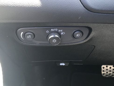 Used 2023 Buick Encore GX Select w/ Sport Touring Package FWD image 17