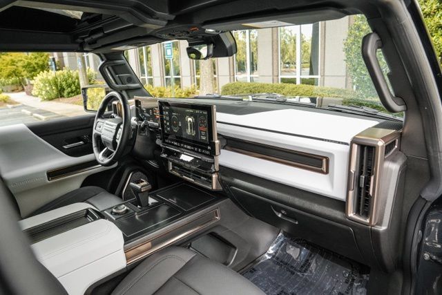 Used 2025 GMC Hummer EV 3X AWD/4WD image 29