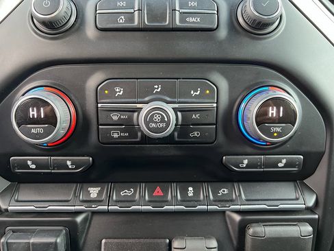 Used 2022 Chevrolet Silverado 2500 LT w/ Fleet Comfort Package image 12