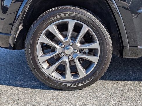 Used 2018 Jeep Grand Cherokee Overland image 11
