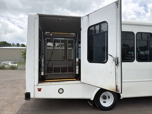 Used 2018 Ford E-350 and Econoline 350 Super Duty w/ Shuttle Bus Prep Package RWD image 10