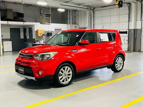 Used 2019 Kia Soul + FWD image 13