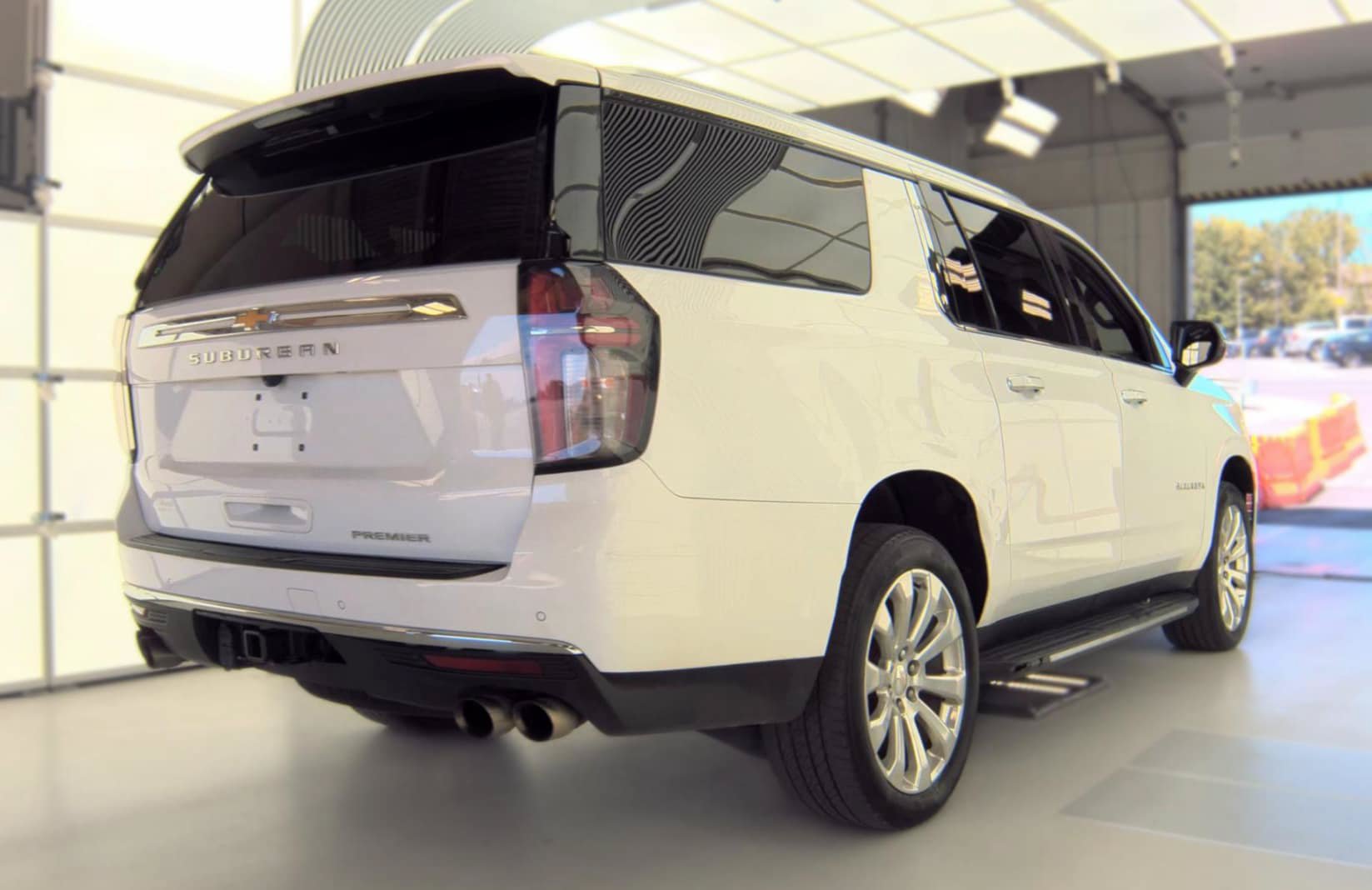 Used 2023 Chevrolet Suburban Premier AWD/4WD image 3