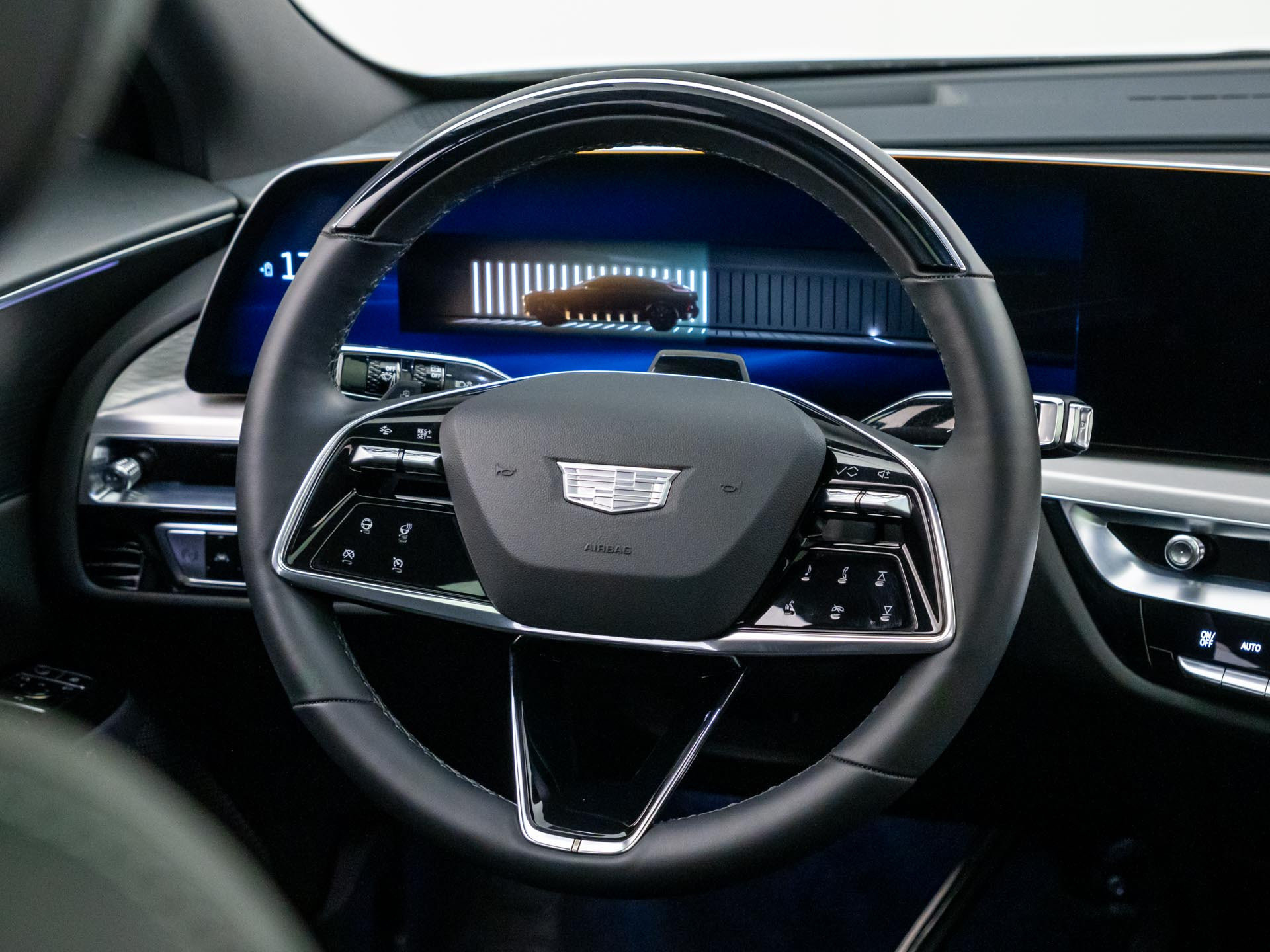 Certified 2025 Cadillac Lyriq Luxury w/ LPO, Floor Liner Package AWD/4WD image 13