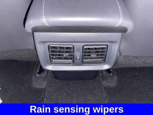 Used 2024 Toyota Venza Limited image 23