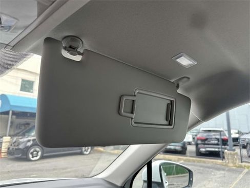 Certified 2022 Volkswagen Tiguan SE image 32