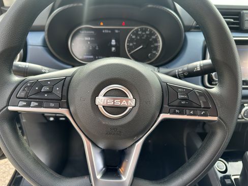 Used 2025 Nissan Versa SV FWD image 16