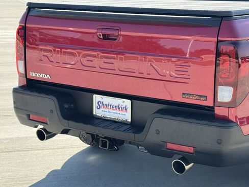 Used 2025 Honda Ridgeline TrailSport image 6