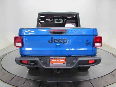 Used 2023 Jeep Gladiator Sport AWD/4WD image 6