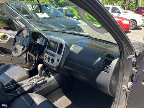 Used 2005 Ford Escape Limited AWD/4WD image 22