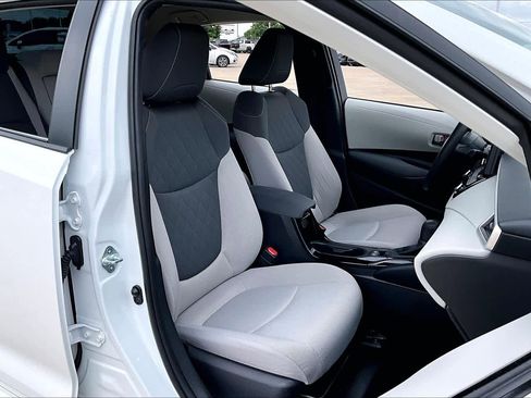 Used 2022 Toyota Corolla LE image 9