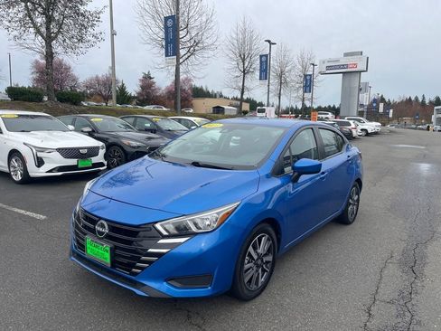 Used 2023 Nissan Versa SV image 8