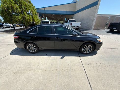Used 2016 Toyota Camry SE FWD image 2