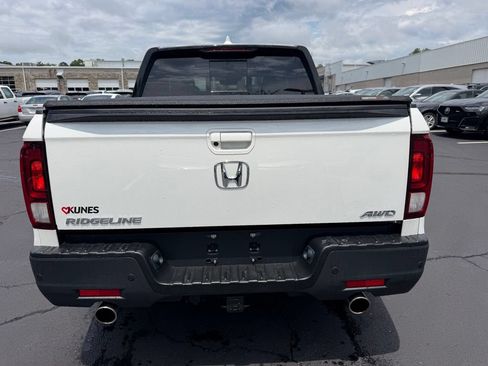 Used 2023 Honda Ridgeline Black Edition image 8