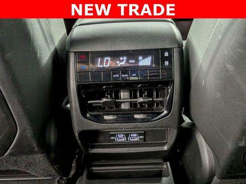 Used 2024 Jeep Grand Cherokee L Laredo RWD image 23
