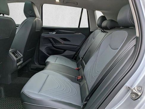 New 2026 Volkswagen Tiguan SE image 16