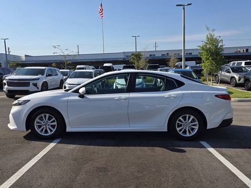 Used 2025 Toyota Camry LE image 4