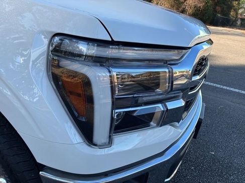 Used 2025 Ford F150 Lariat w/ Equipment Group 501A Mid image 9