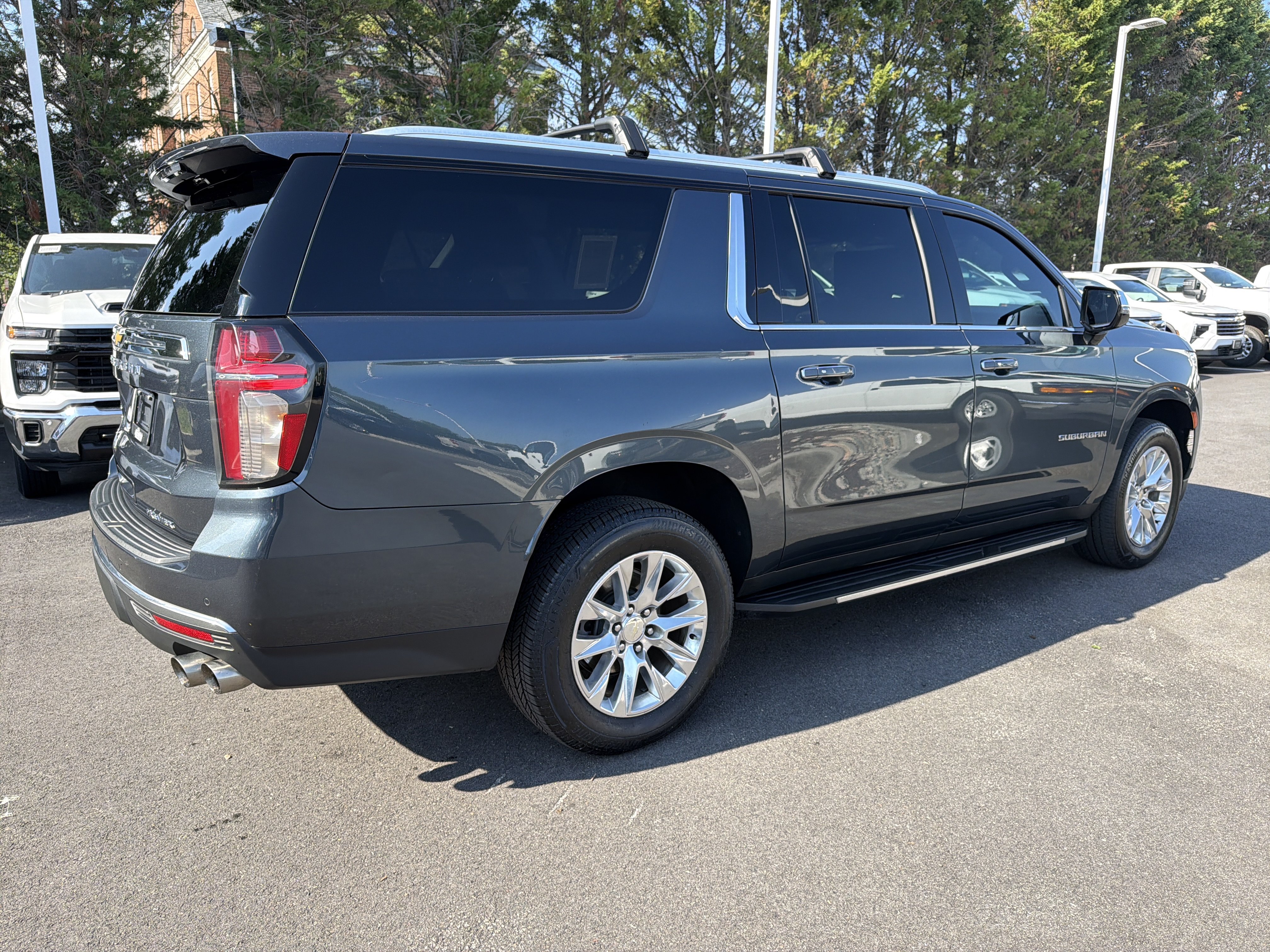 Used 2021 Chevrolet Suburban Premier AWD/4WD image 10