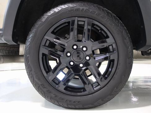 Used 2024 Chevrolet Colorado Z71 w/ Z71 Convenience Package 2 image 84