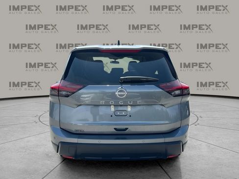 Used 2024 Nissan Rogue S FWD image 4
