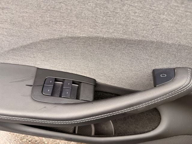 Used 2025 Tesla Model 3 Long Range RWD image 8