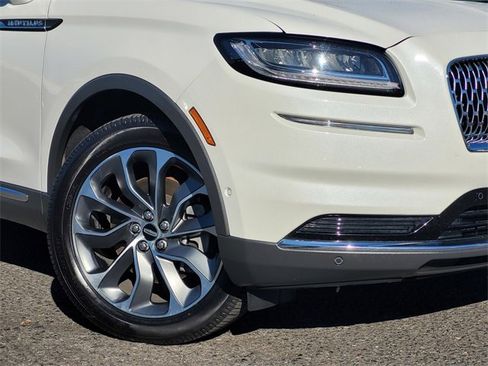 Used 2022 Lincoln Nautilus Reserve w/ Equipment Group 201A image 4