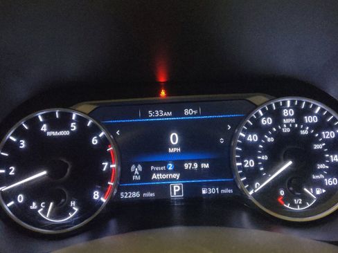 Used 2023 Nissan Sentra SV FWD image 23