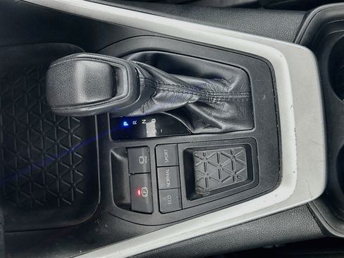 Used 2020 Toyota RAV4 LE w/ All Weather Liner Package FWD image 24