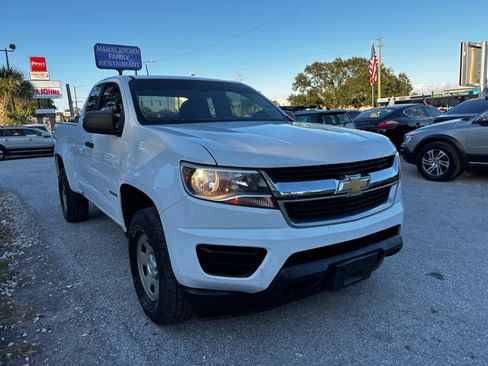 Used 2017 Chevrolet Colorado W/T w/ WT Convenience Package RWD image 3