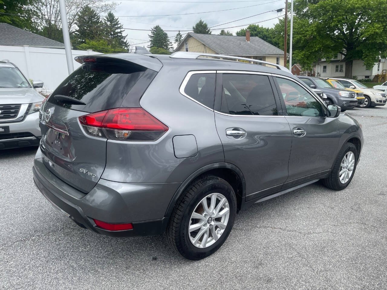 Used 2018 Nissan Rogue SV AWD/4WD image 6