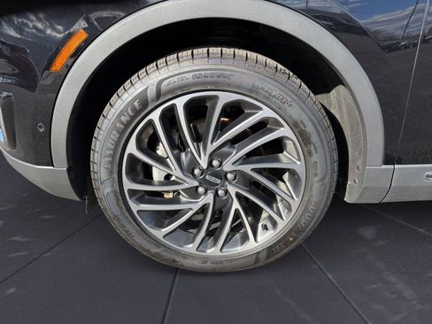 Certified 2020 Lincoln Nautilus Reserve image 14