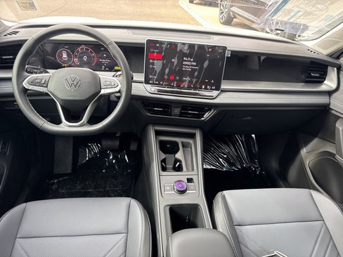 New 2026 Volkswagen Tiguan SE image 21