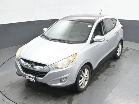 Used 2011 Hyundai Tucson Limited w/ Premium Pkg 3 FWD image 31